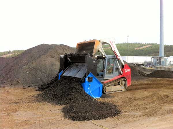 Screening Asphalt with our Topsoil Screener Rental